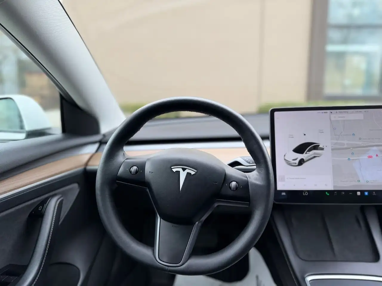 Tesla Model 3 снимка Tesla Model 3