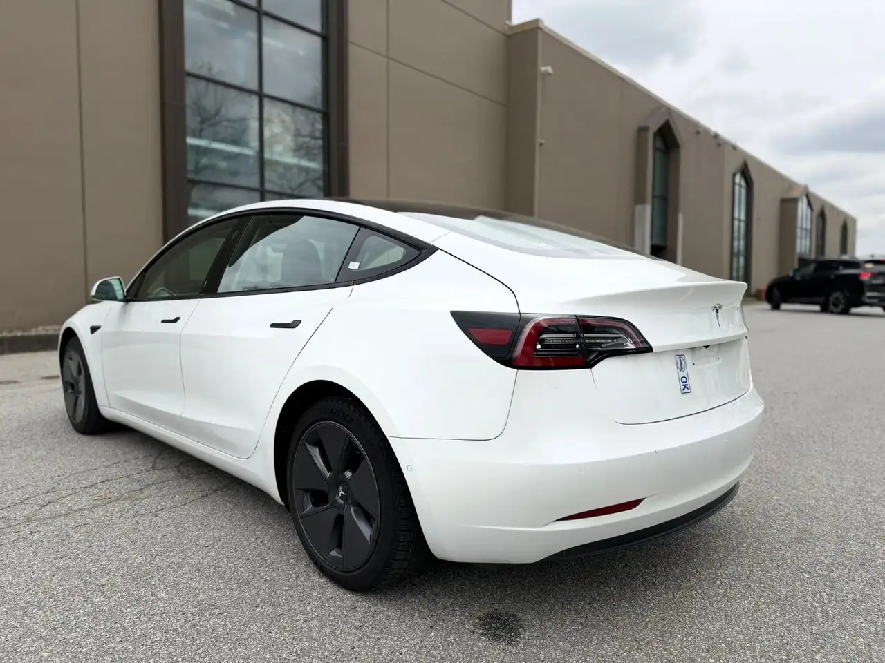 Tesla Model 3 снимка Tesla Model 3