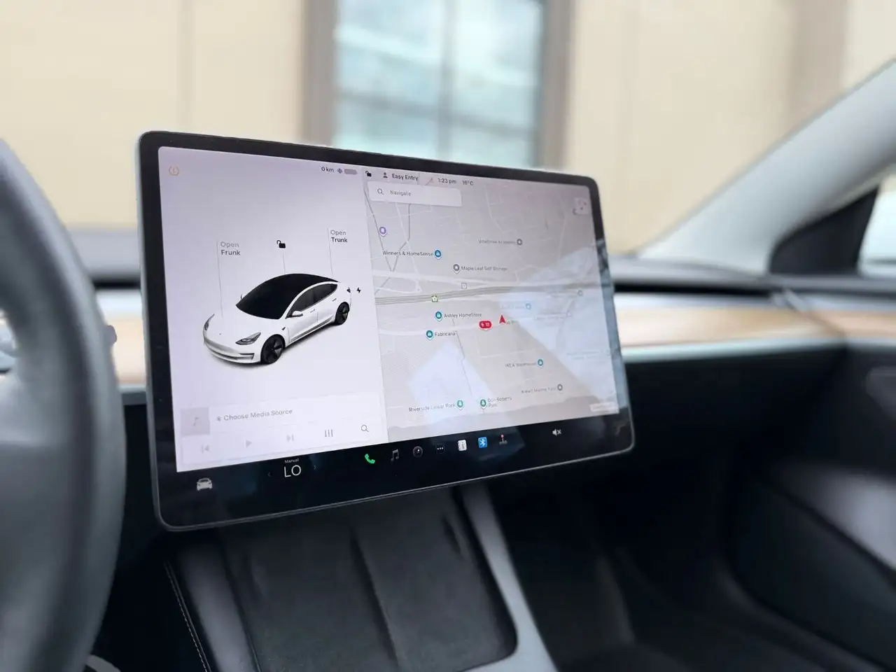 Tesla Model 3 снимка Tesla Model 3