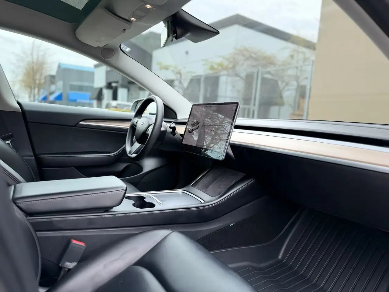 Tesla Model 3 снимка Tesla Model 3
