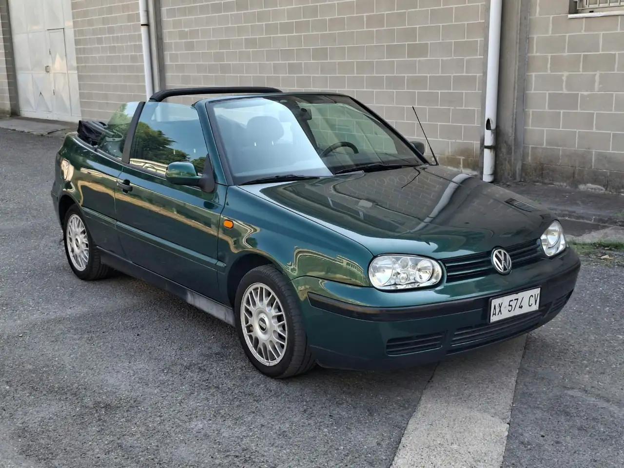 Volkswagen Golf Cabriolet IV 1.6 16v 101cv Colour Concept UNICO PROPRIETARIO, foto 3