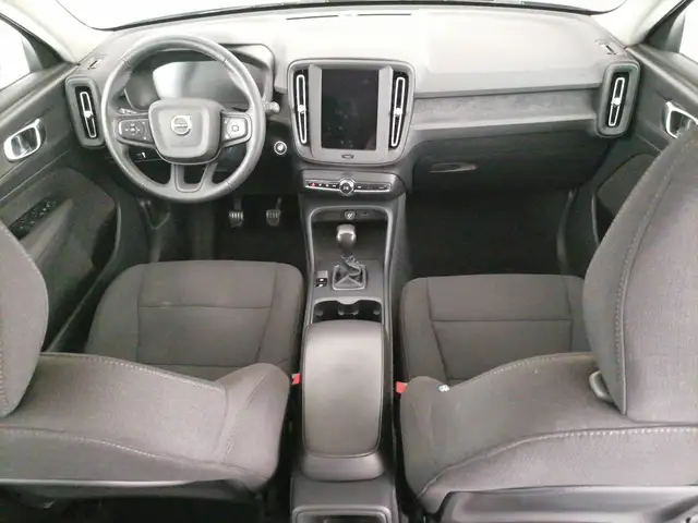 Volvo XC40 view 9