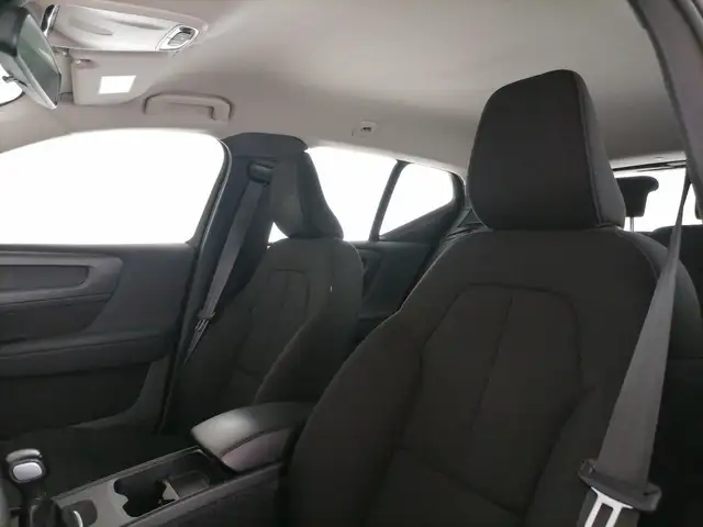 Volvo XC40 view 12