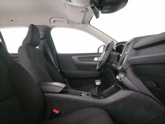 Volvo XC40 view 6
