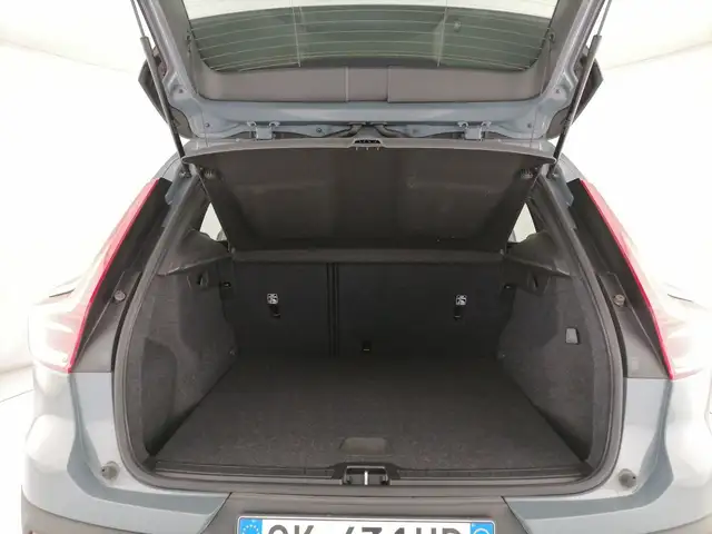 Volvo XC40 view 10