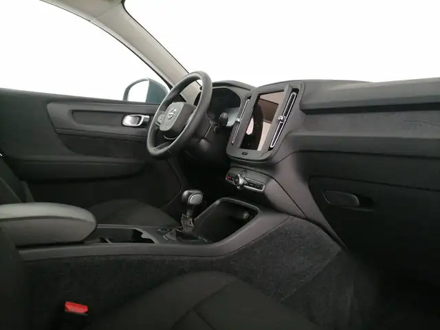 Volvo XC40 view 7