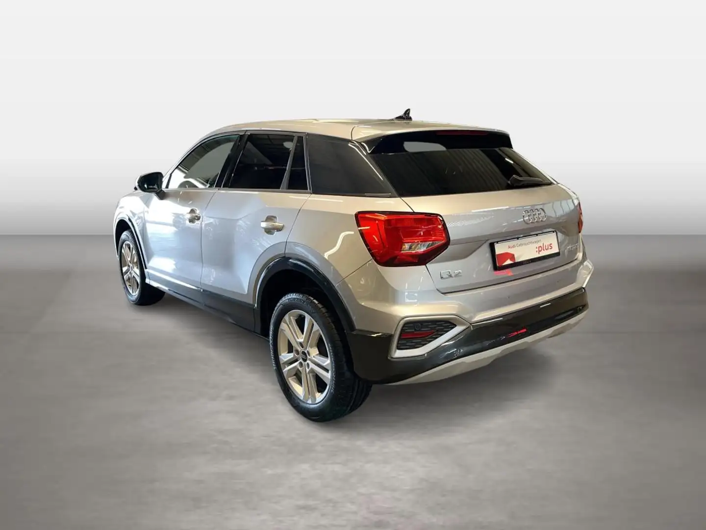 Audi Q2 35 TFSI advanced FLA AHK SpurH el.Heck LED Silber - 2