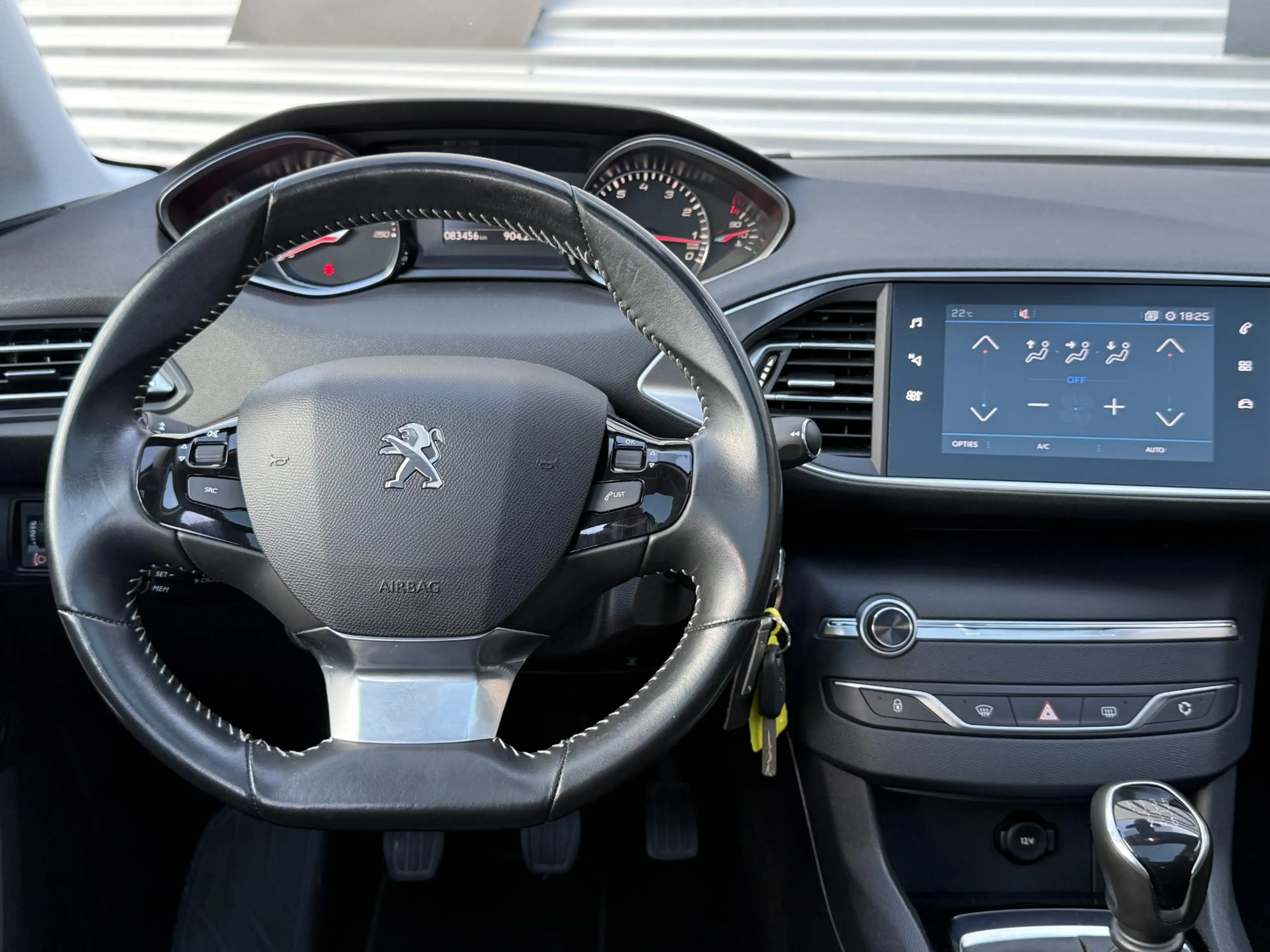 Peugeot 308 1.2 PureTech Blue Lease Executive 2e Eigenaar|Navi — photo 2