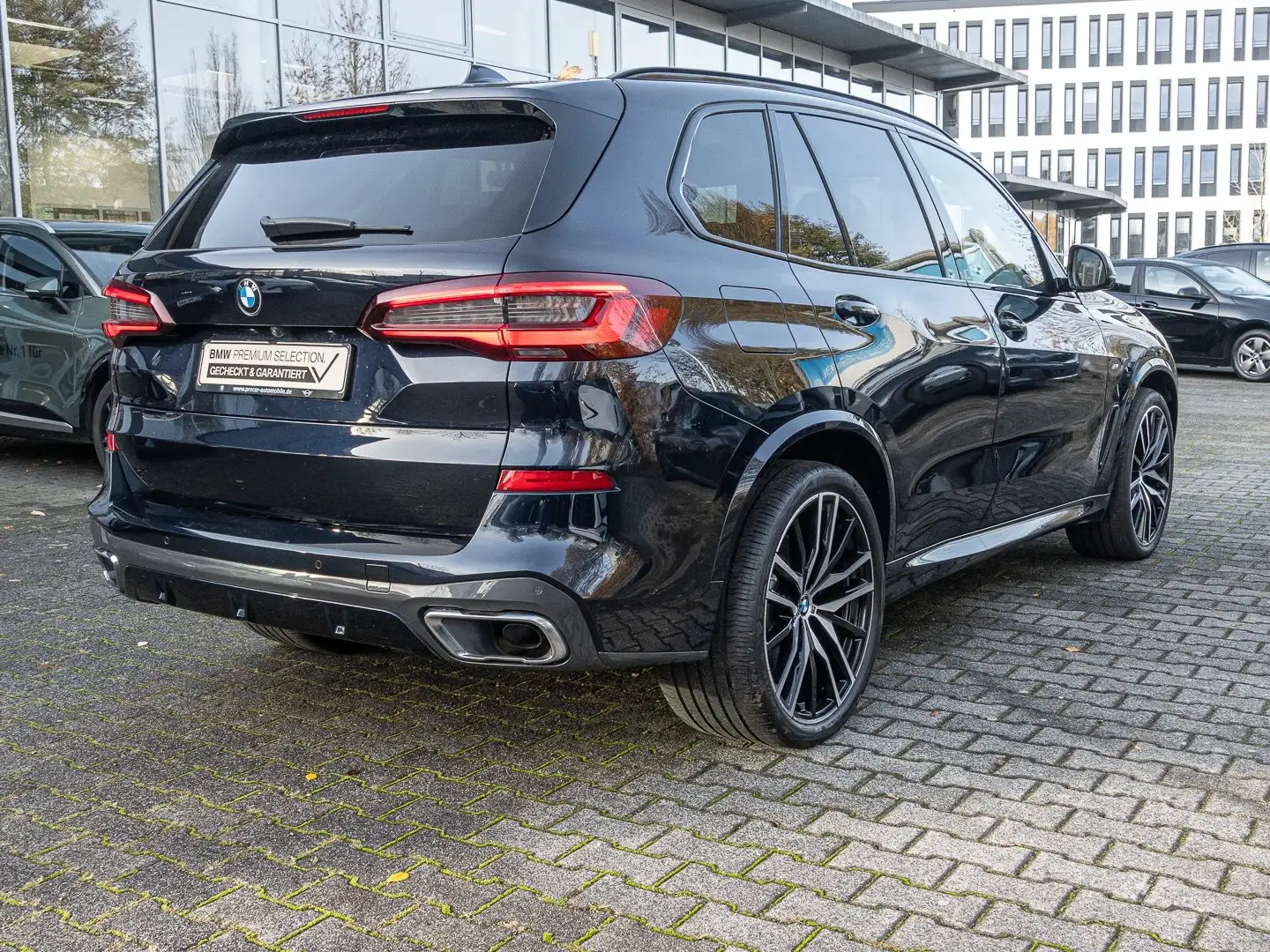 BMW X5 xDrive40d M Sport Aut. HUD PANO AHK RFK NAVI LED Schwarz - 2
