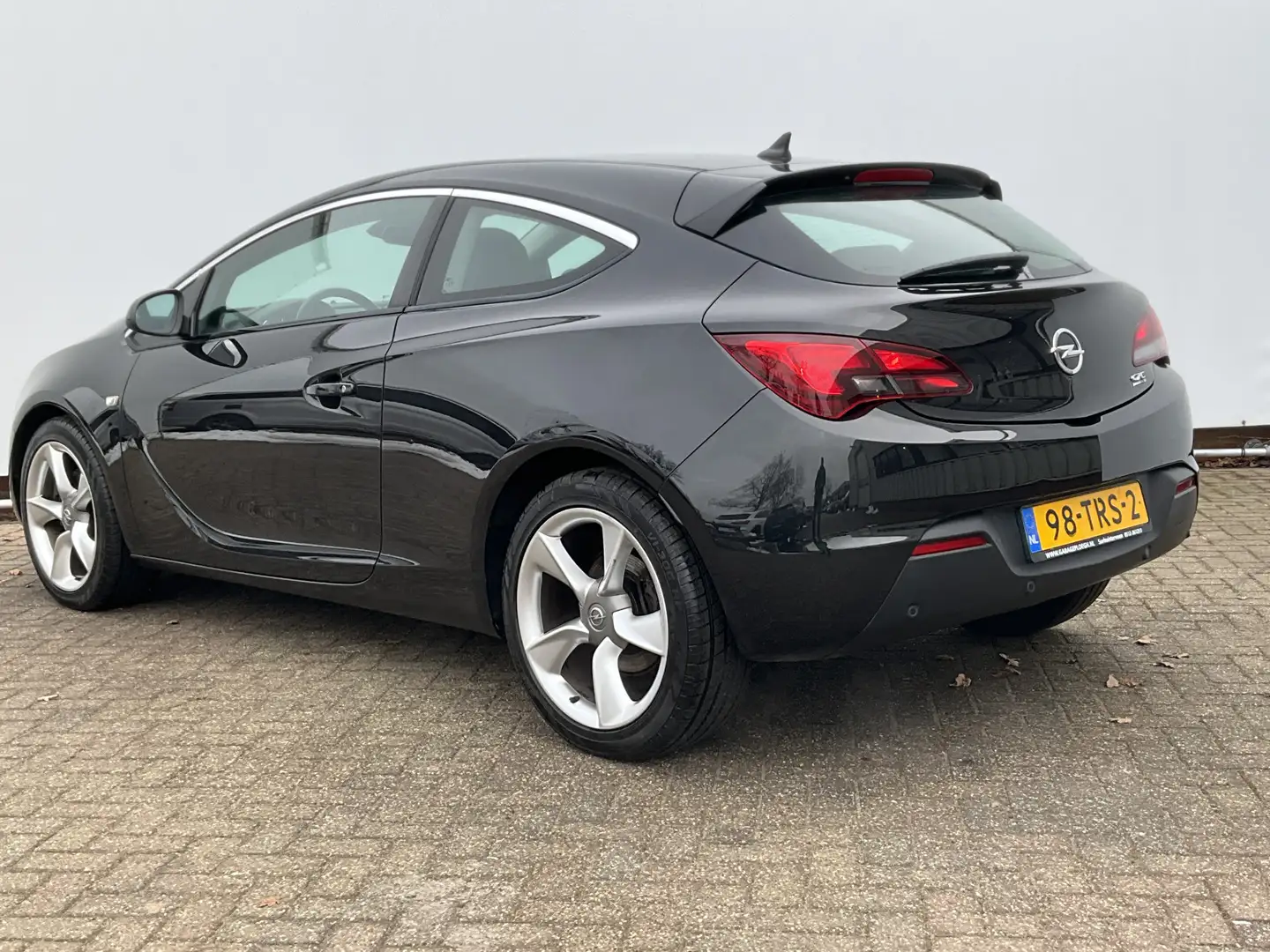 Opel Astra GTC 1.4 Turbo Sport Navi 19inch Parksens Negro - 2