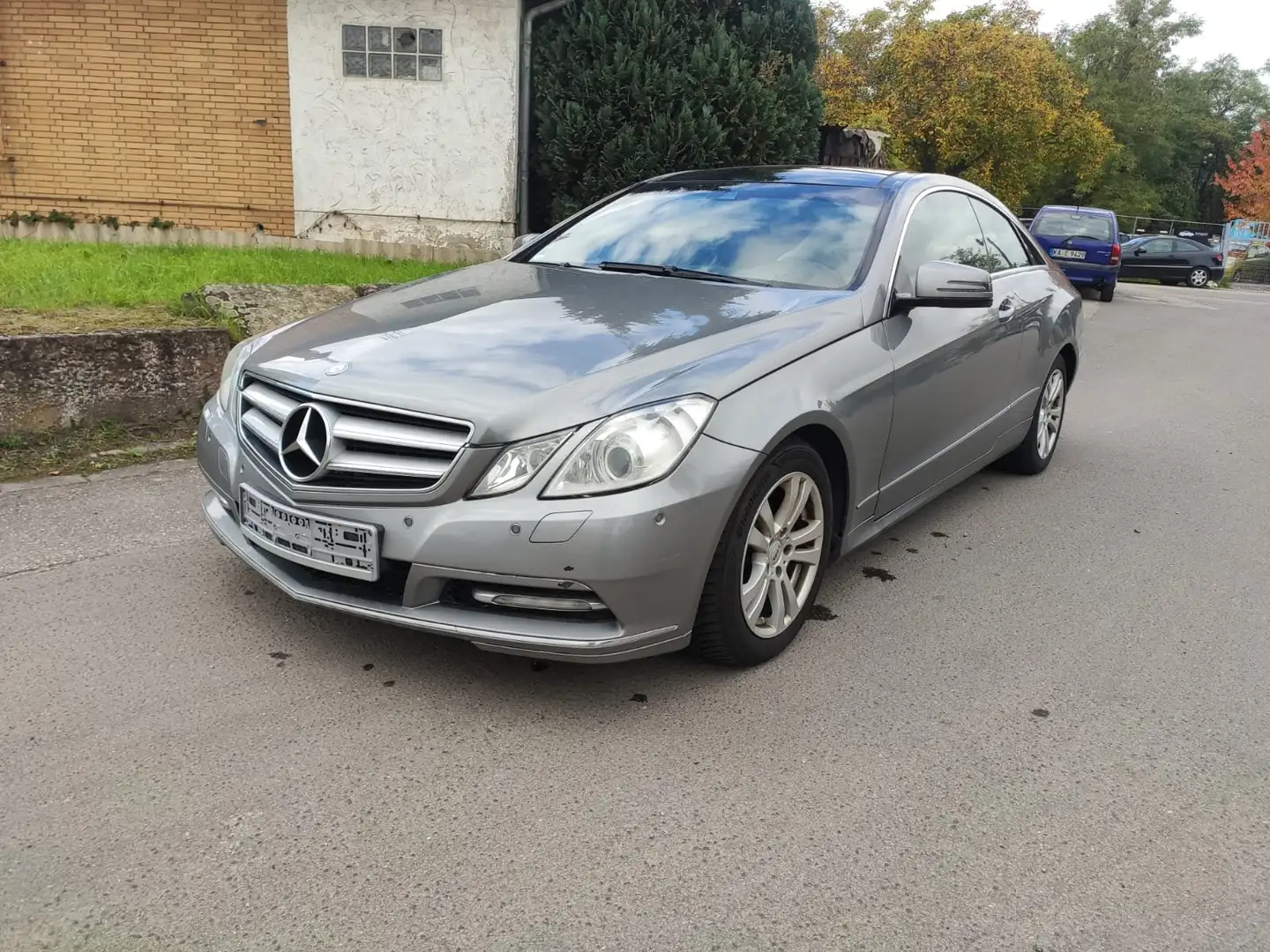 Mercedes-Benz E 250 E250 CDI Coupe Avantgarde 8x bereift Grau - 2