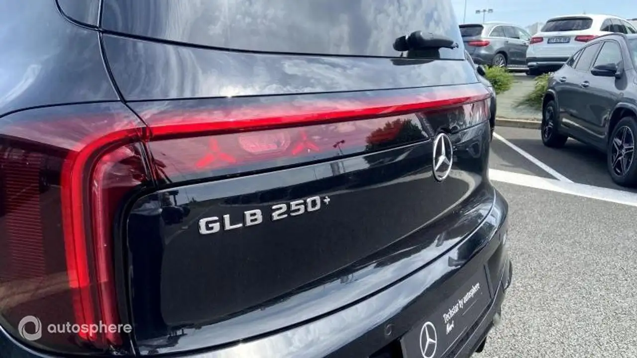 Mercedes-Benz GLB 2026 — фото 11