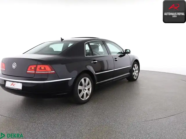 Volkswagen Phaeton view 5