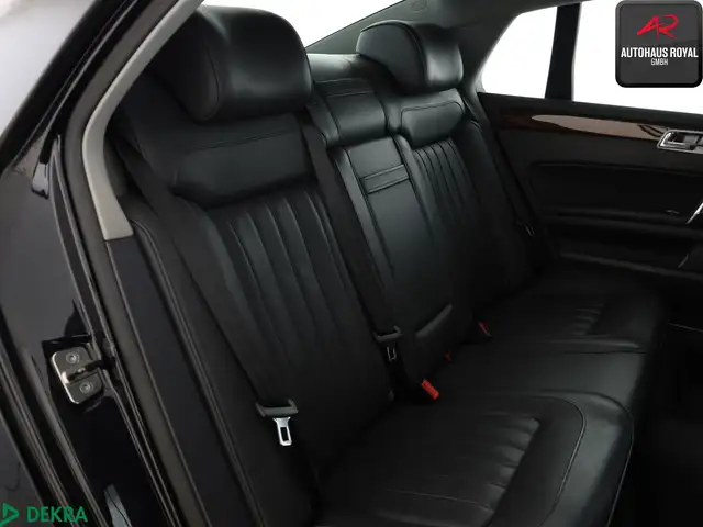Volkswagen Phaeton view 12