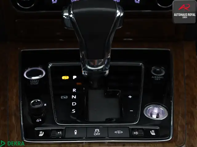 Volkswagen Phaeton view 20
