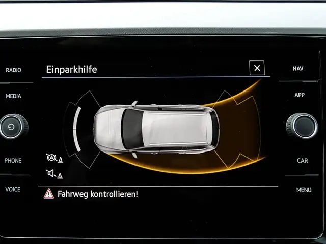 Volkswagen Passat view 10