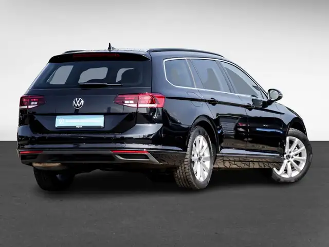 Volkswagen Passat view 2