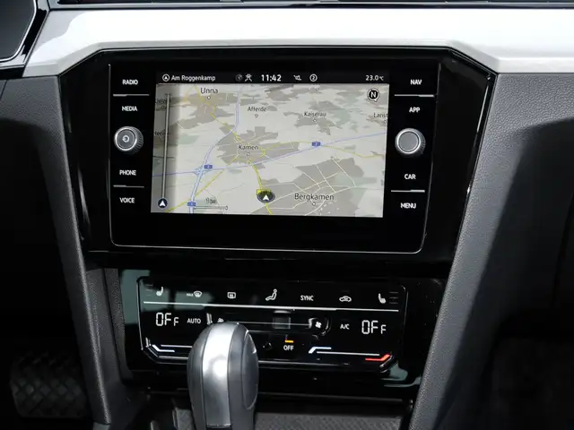 Volkswagen Passat view 7