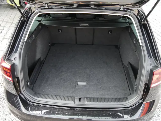 Volkswagen Passat view 15