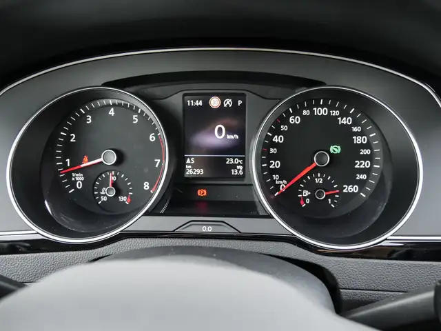 Volkswagen Passat view 14