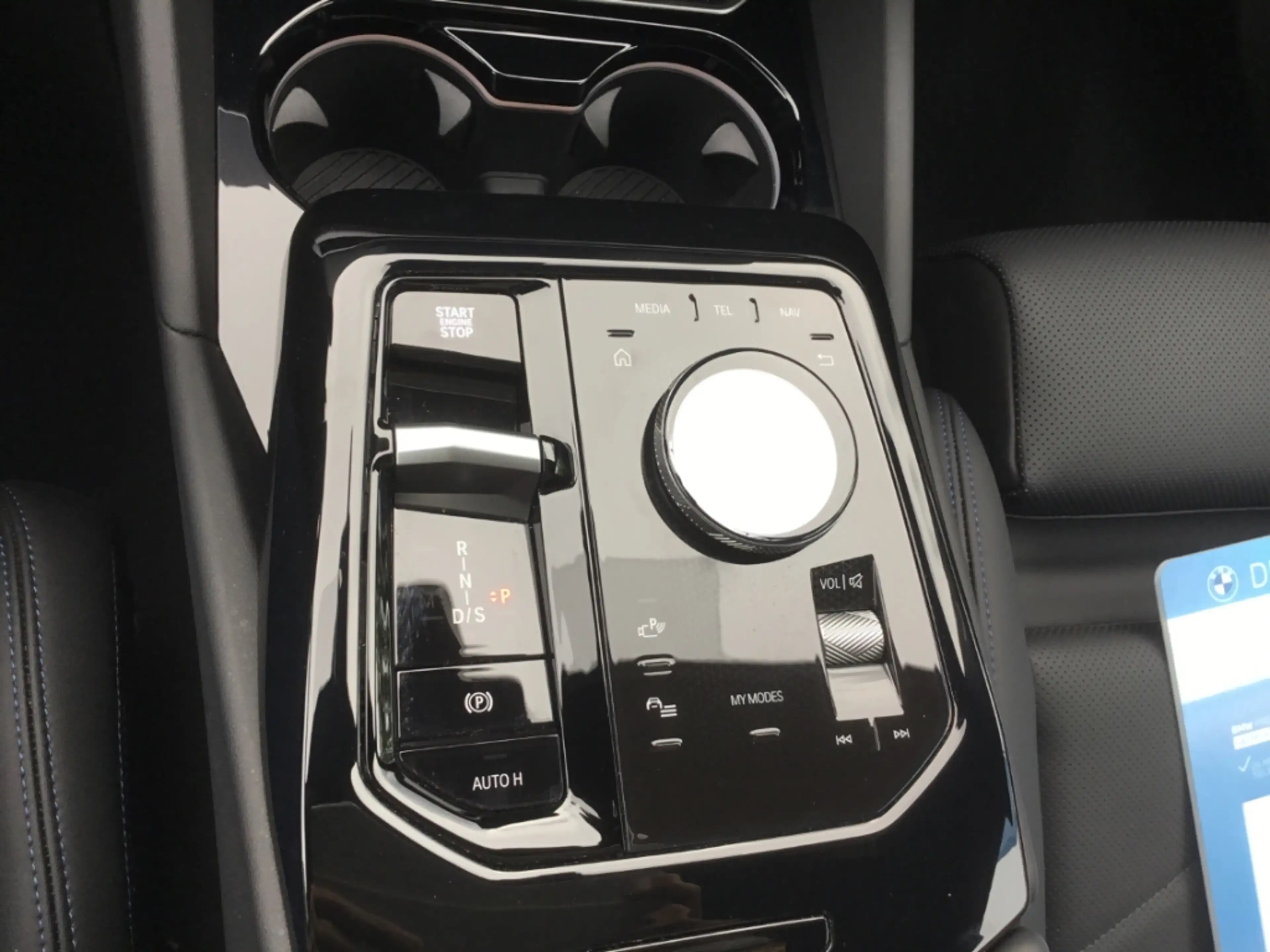 BMW 550 e xDrive Touring Sportpaket HUD AD AHK-el. klappb. — photo 13