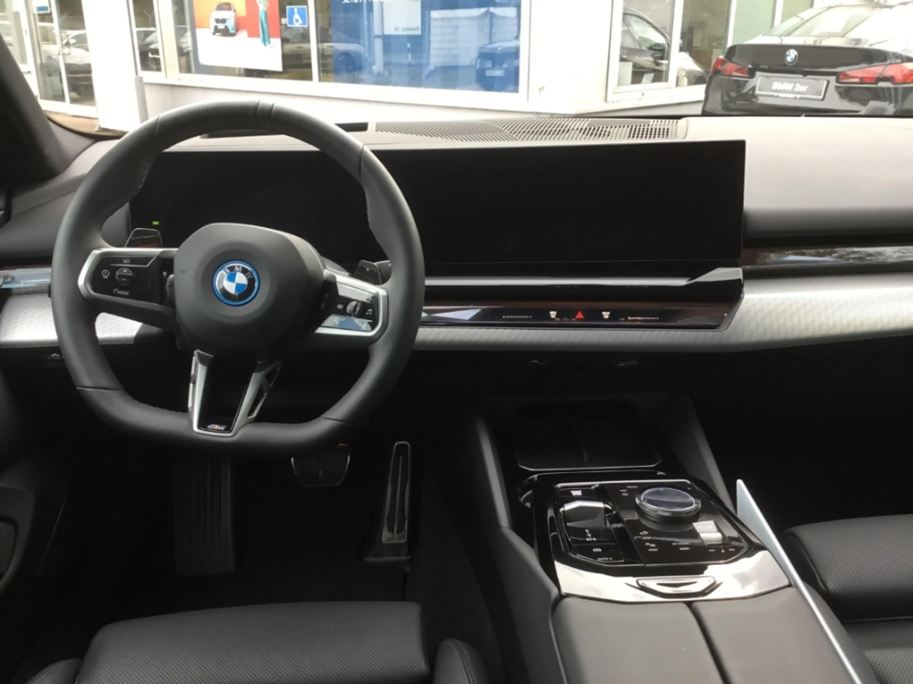 BMW 550 e xDrive Touring Sportpaket HUD AD AHK-el. klappb. — photo 11