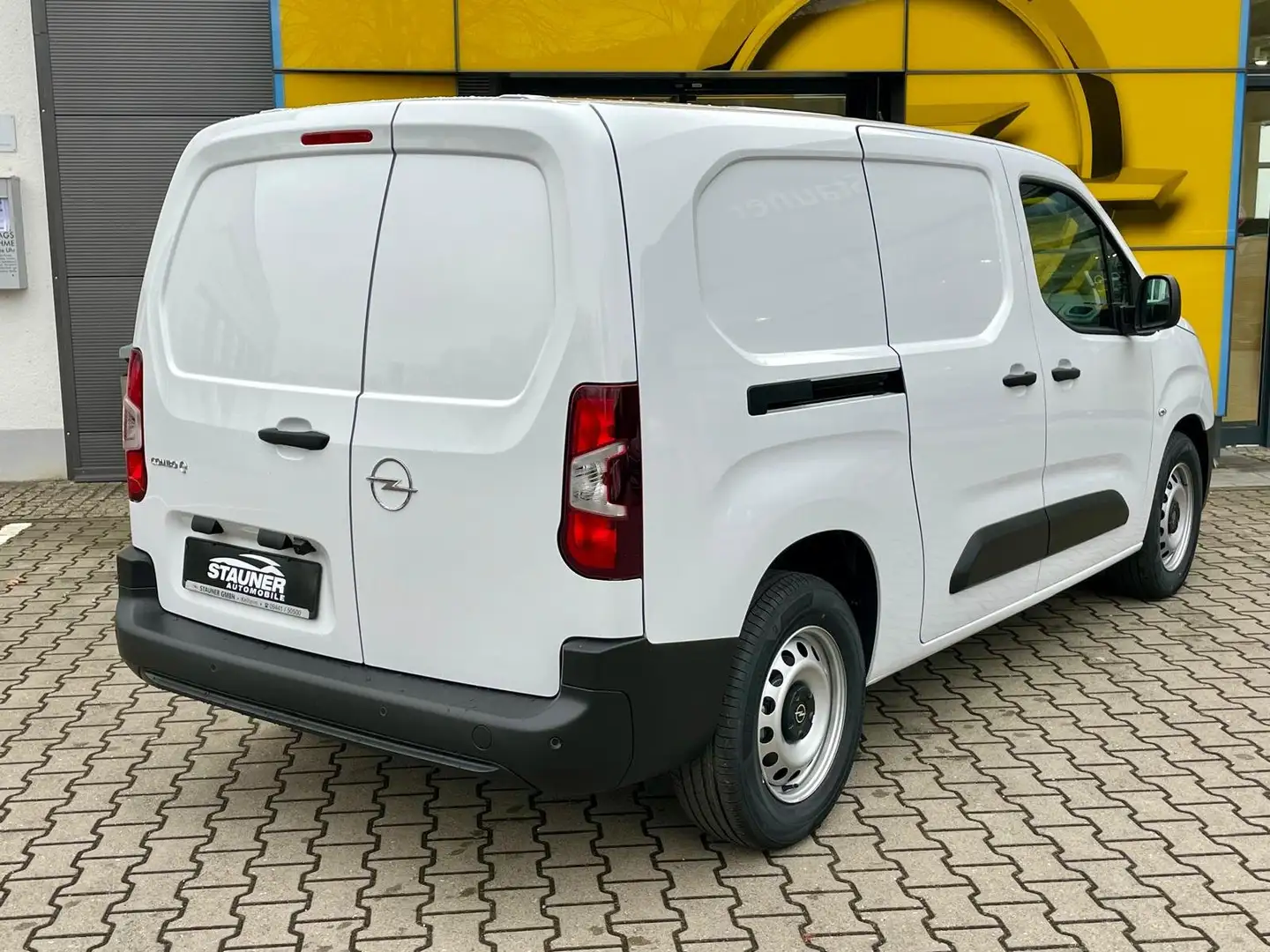 Opel Combo-e Electric XL L2 Cargo*R-KAMERA*PDC*CARPLAY* Белый - 2