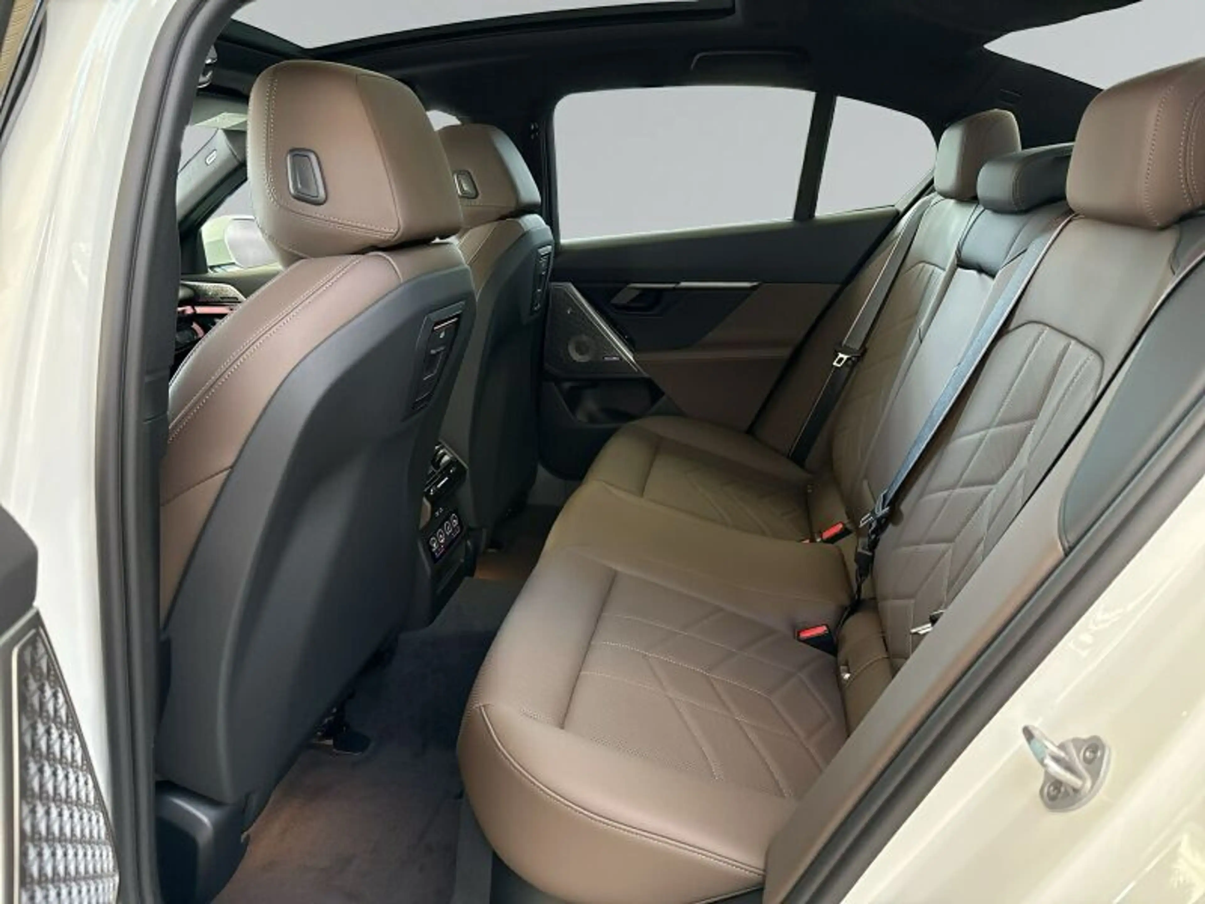 BMW 540 xd Limousine TOP AUSSTATTUNG — photo 11