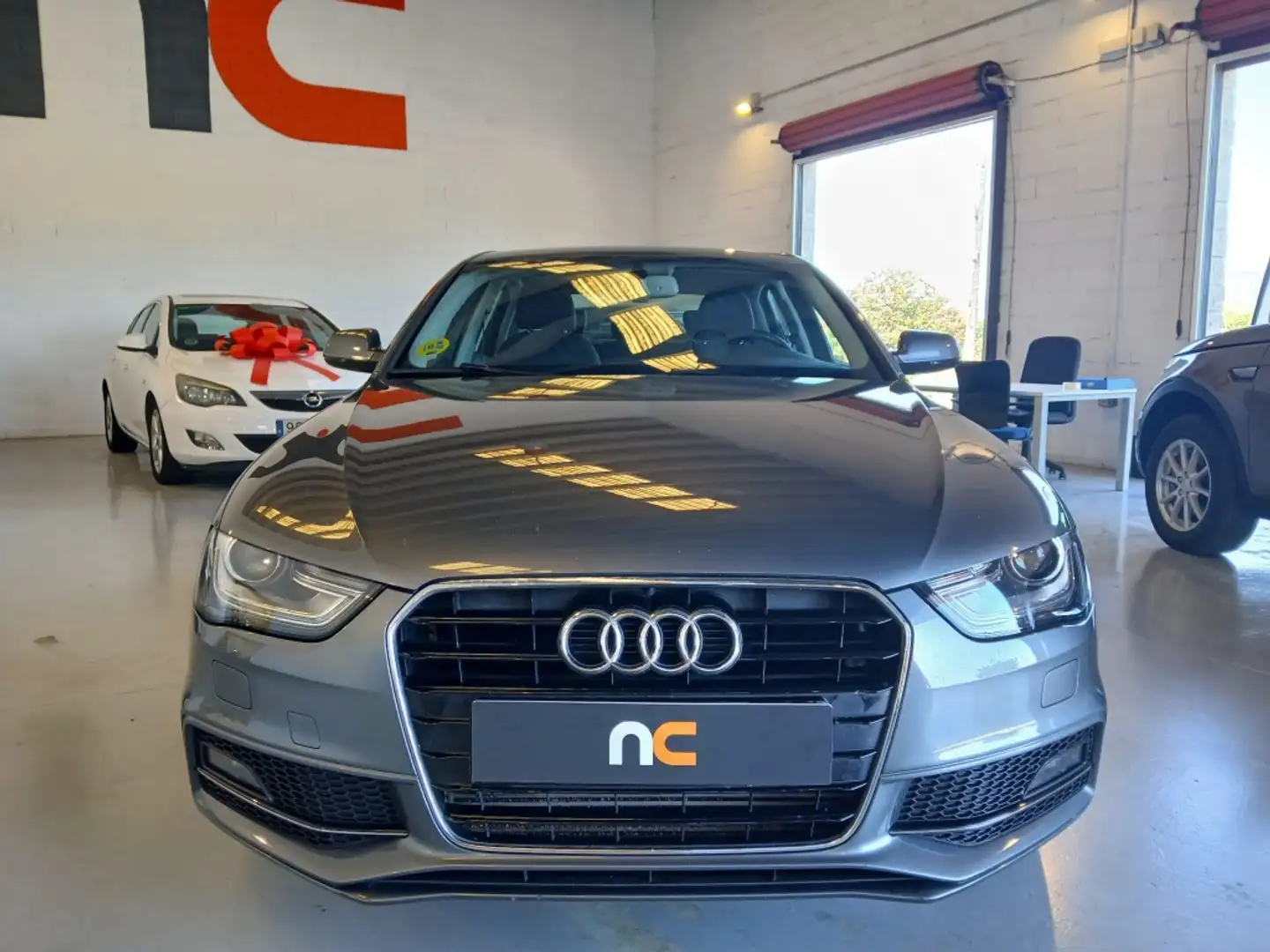 Audi A4 2.0TDI CD 150 S line edition Gris - 2