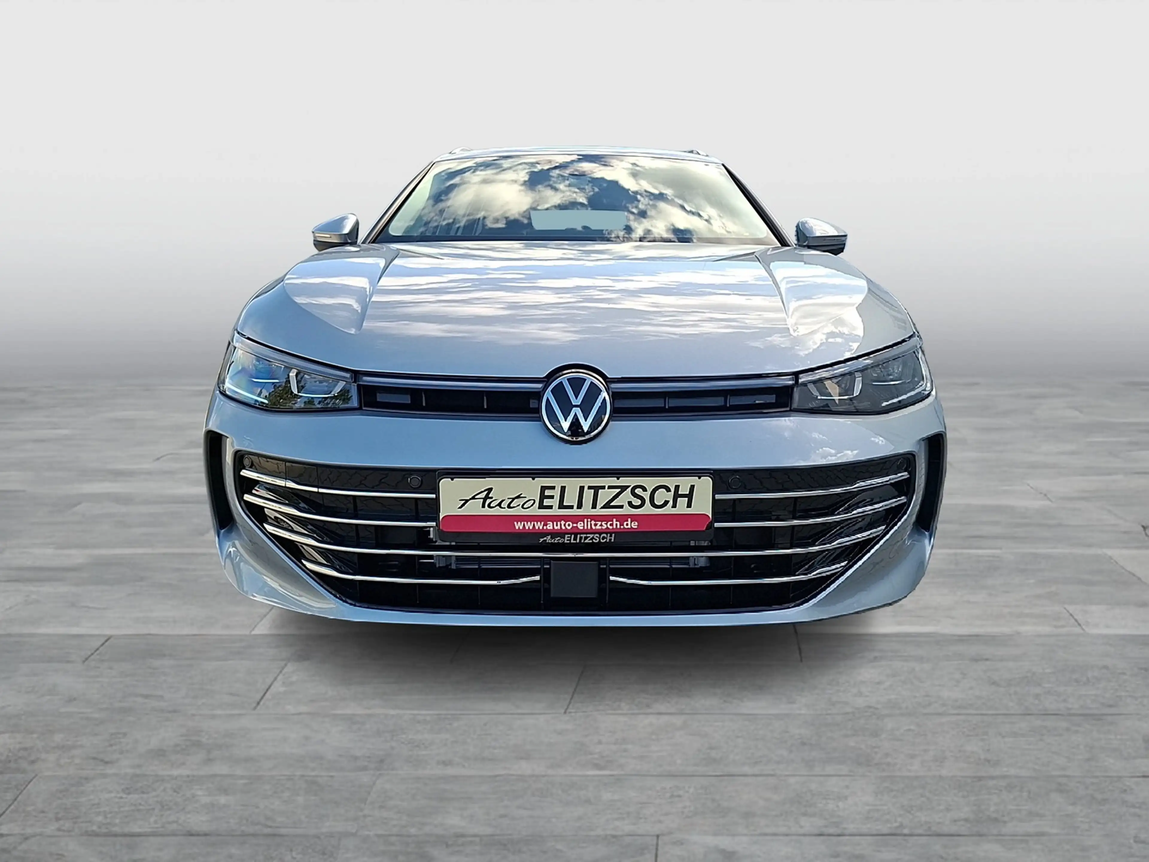 Volkswagen Passat Variant eTSI Elegance DSG Matrix AHK Navi AID HUD ACC R... — photo 8
