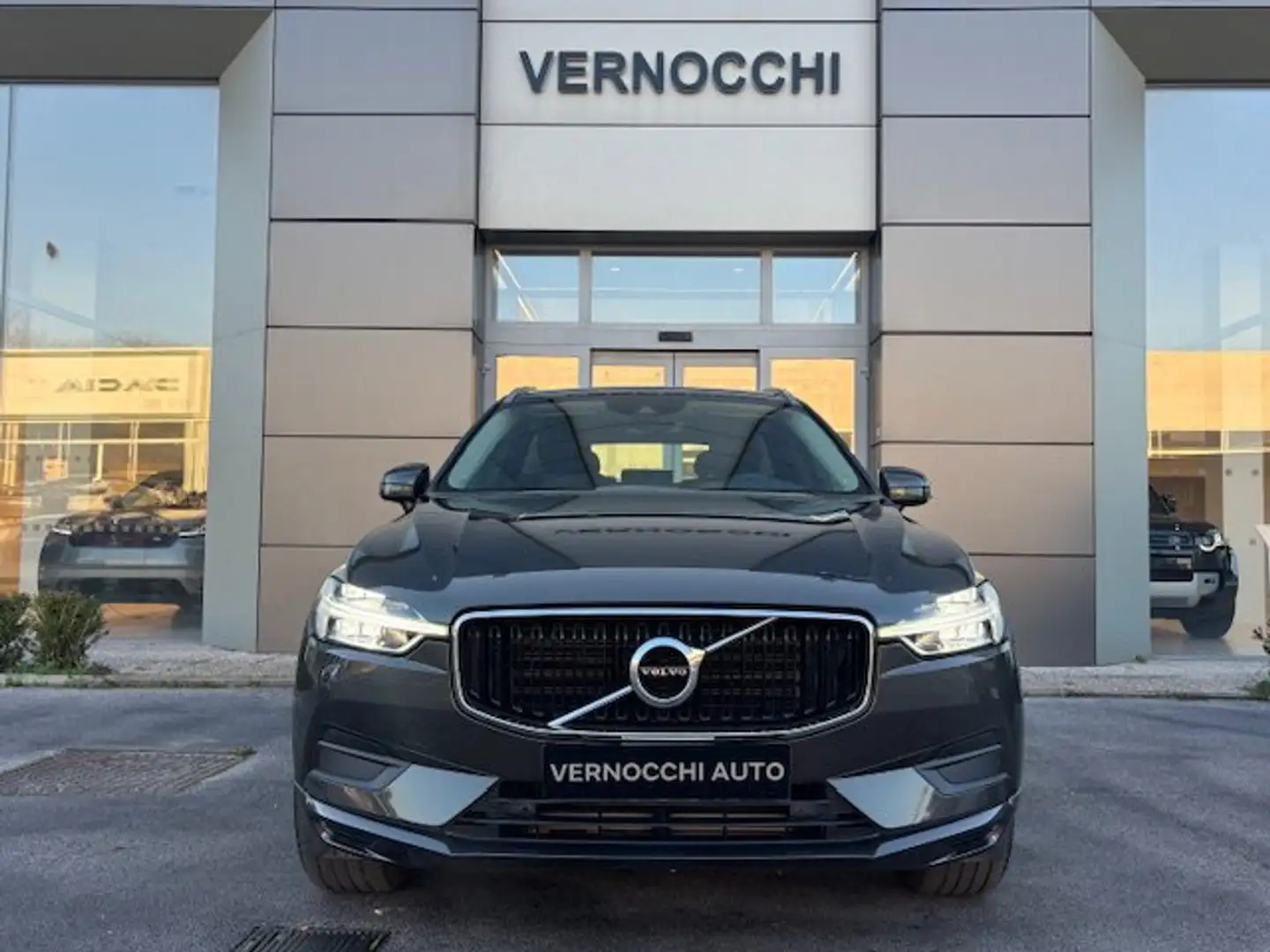 Volvo XC60 2.0 d3 N1 AUTOCARRO Grigio - 2