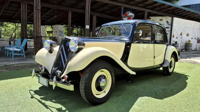 Citroen Traction Traction Avant 11 BL – SUMMER PRICE