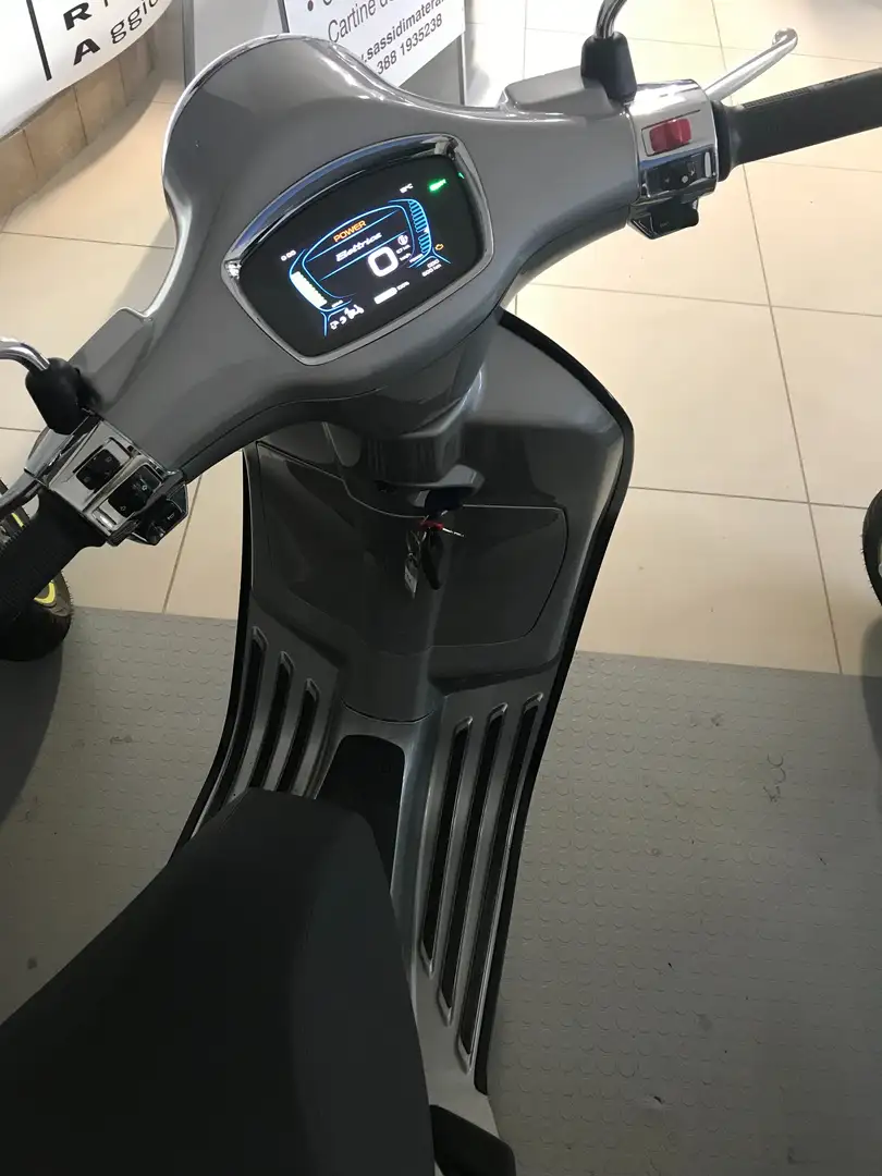 Vespa Elettrica 70 km/h Silver - 1