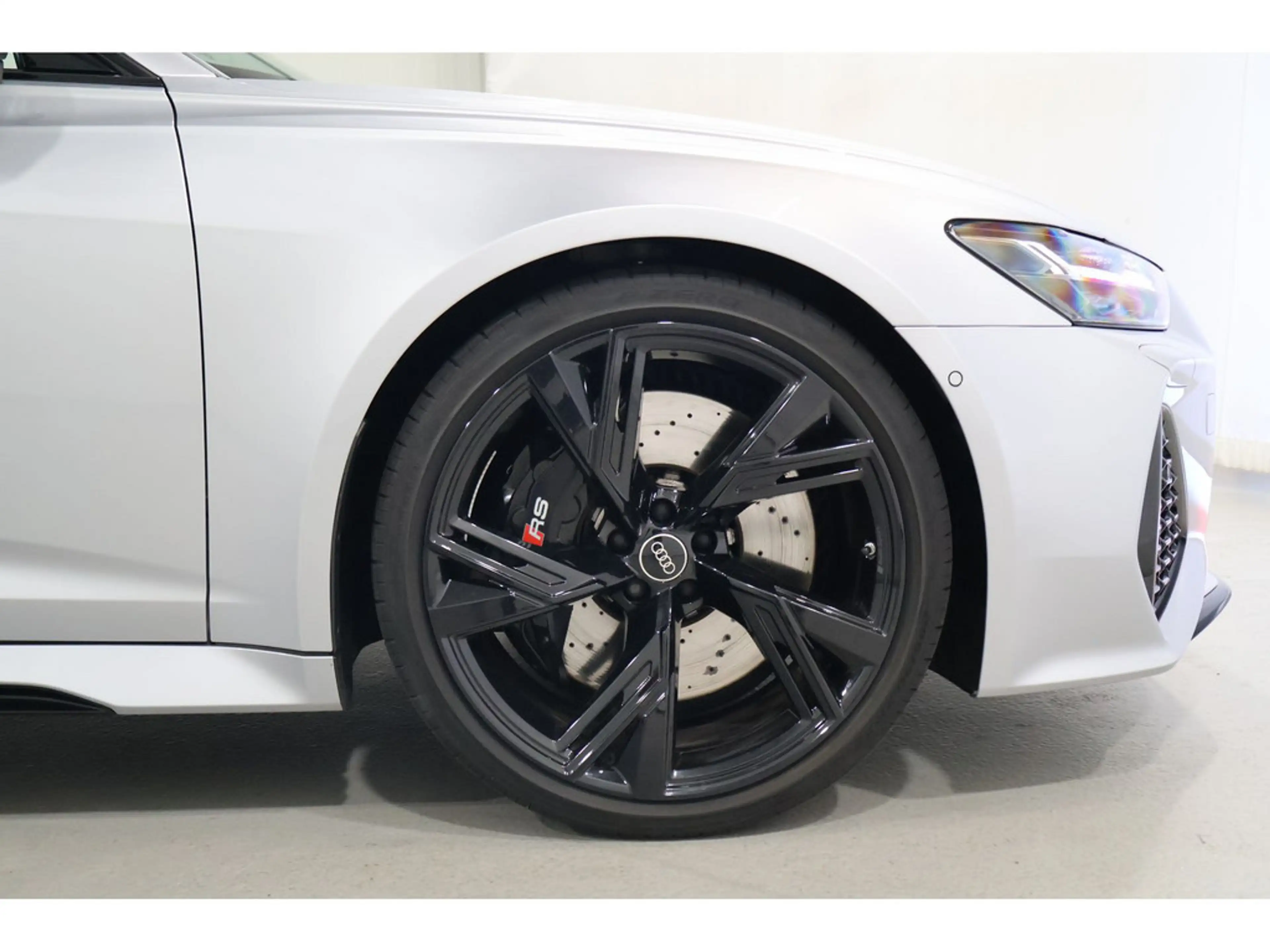 Audi RS6 — photo 6