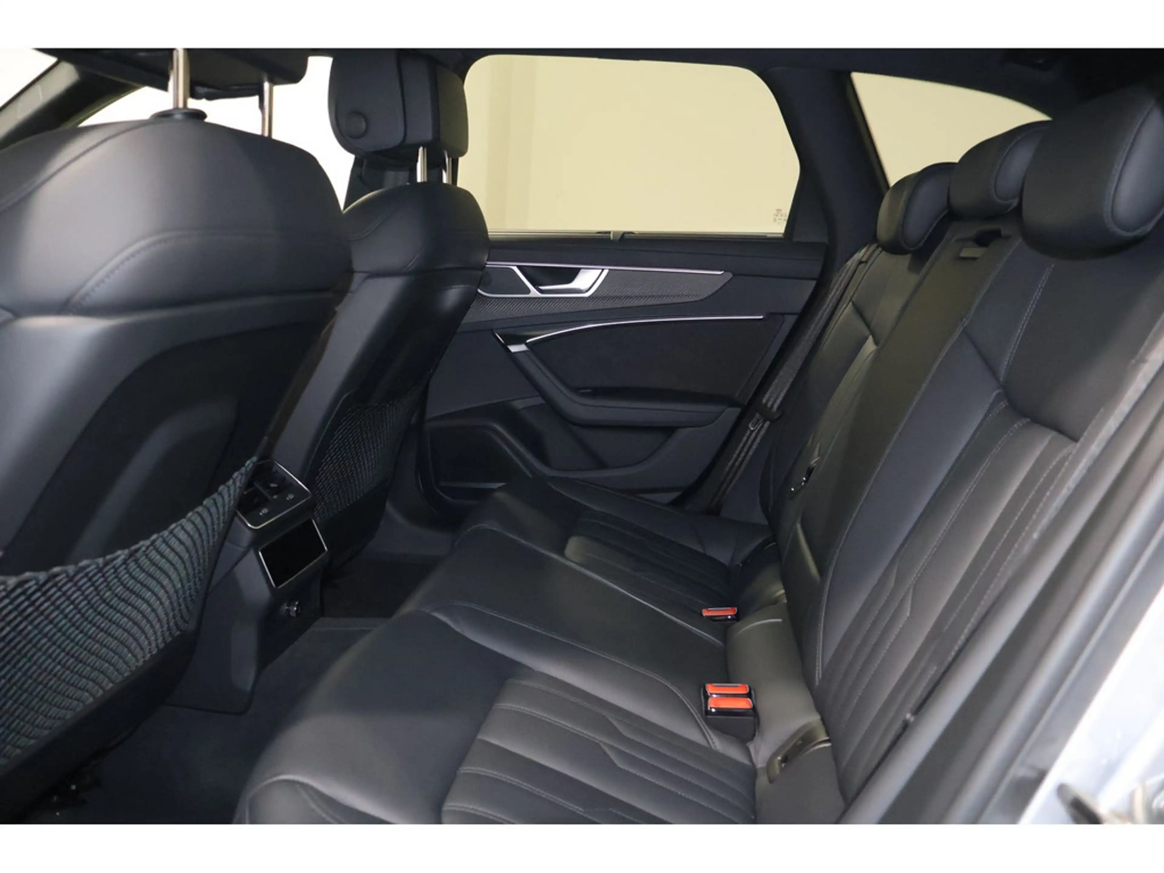 Audi RS6 — photo 13
