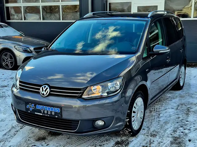 Volkswagen Touran Life, AHK, Tempomat, Park Assist, Scheckheftgepfl.