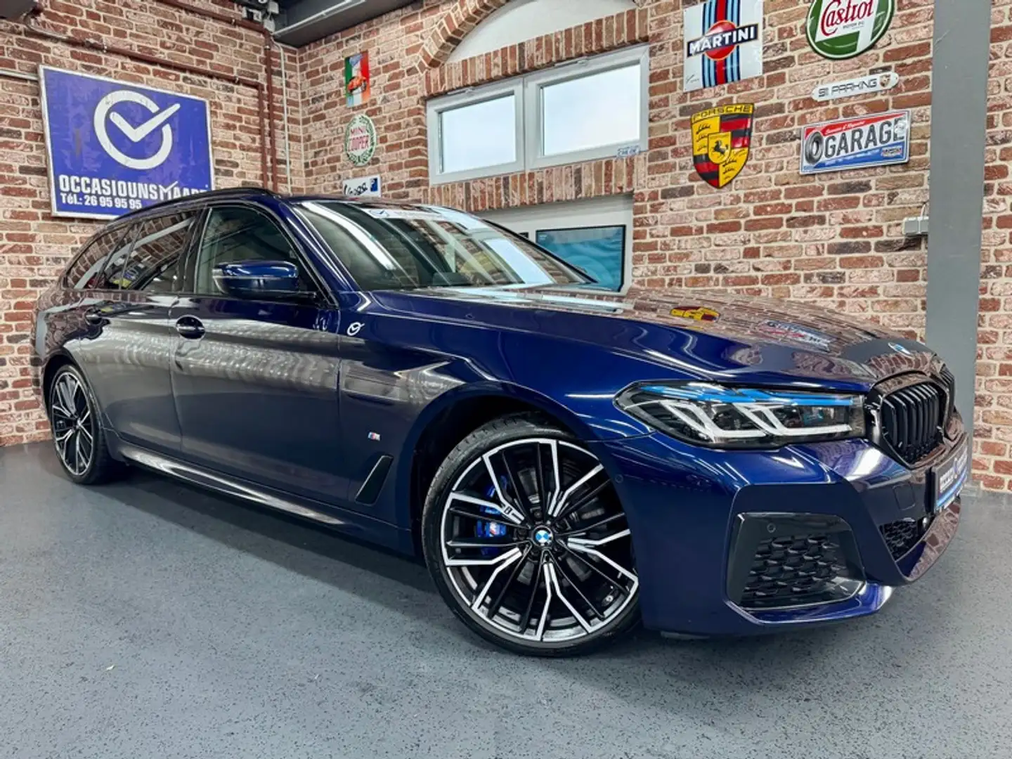 BMW 520 520dA Touring 2.0 190cv Auto M-SPORT Gris - 1