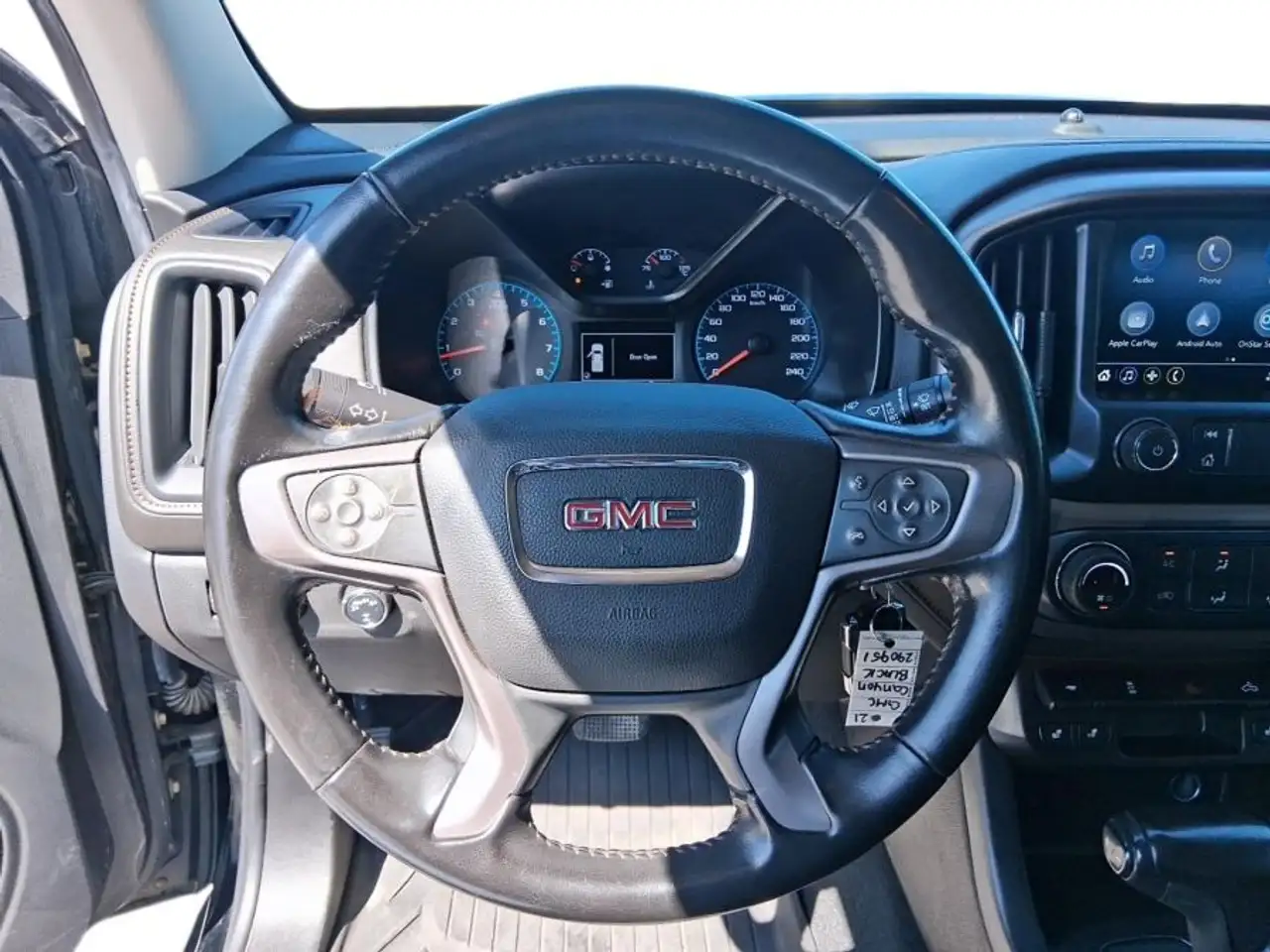 GMC Canyon снимка GMC Canyon
