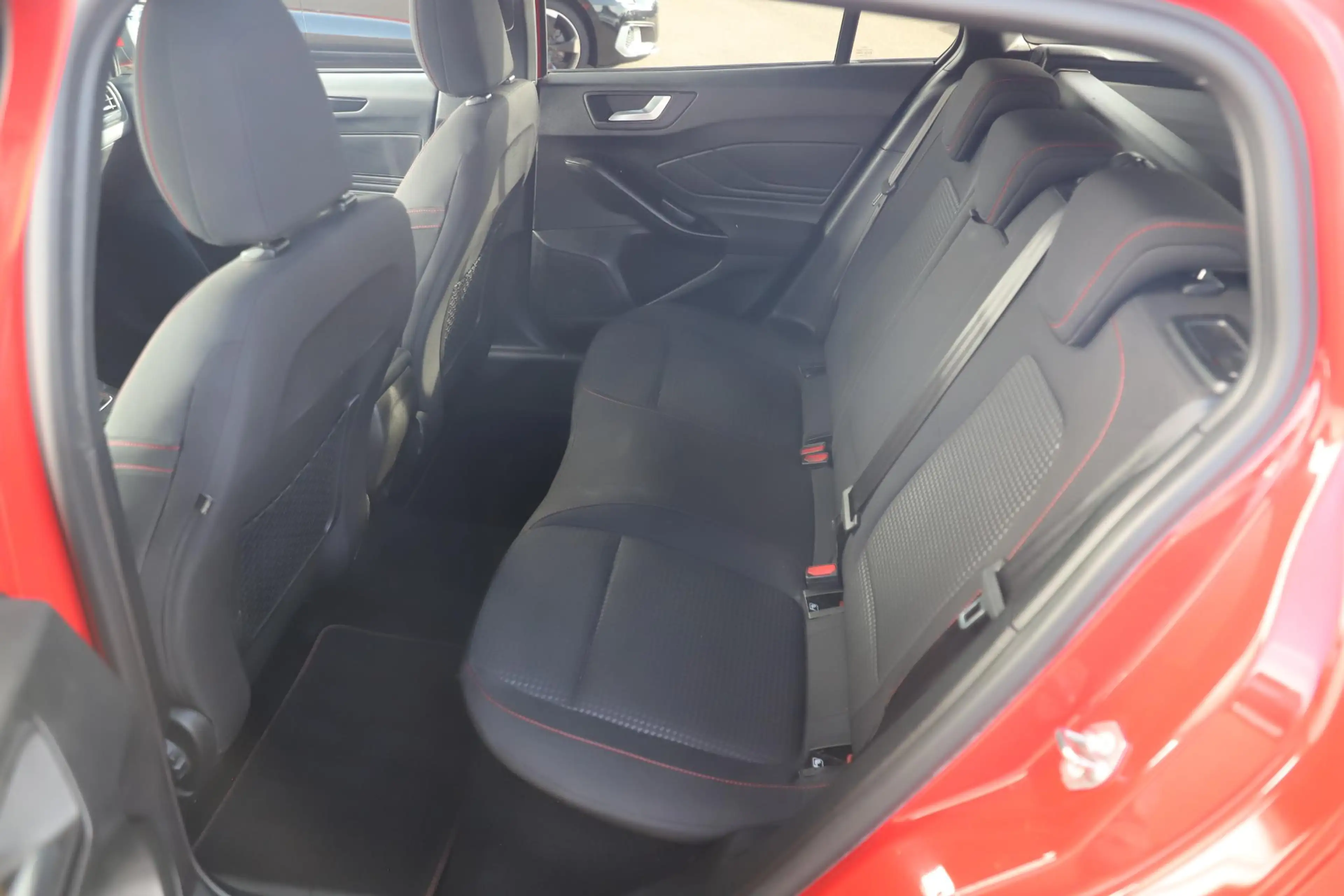 Ford Focus Wagon 1.0 EcoBoost Hybrid ST Line X Business 125PK — photo 7