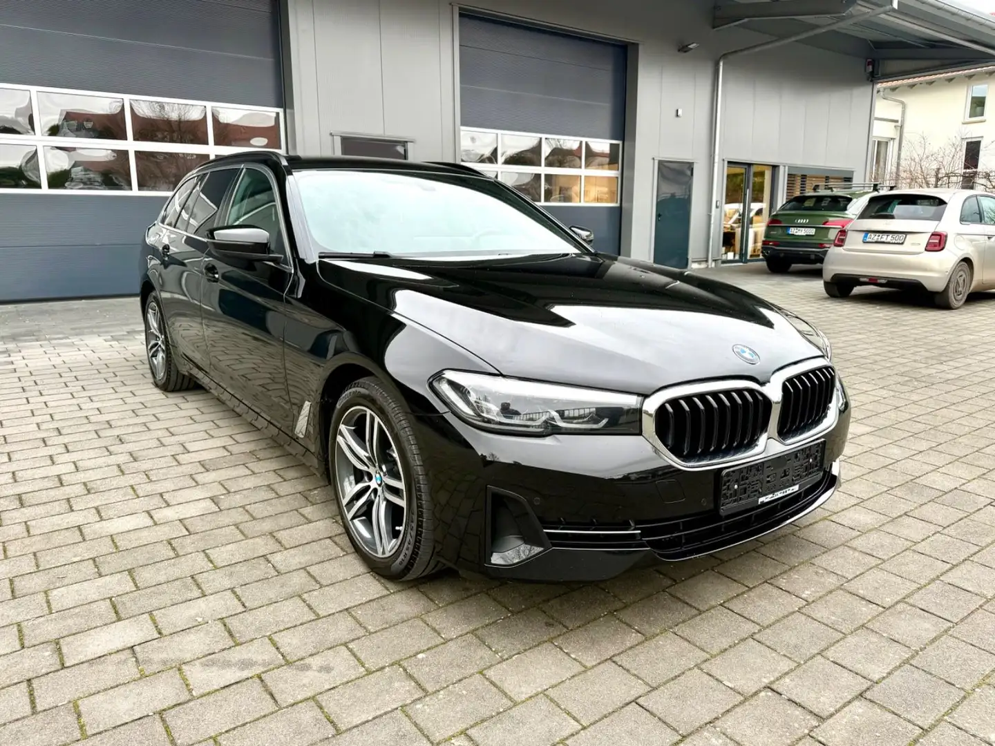 BMW 520 d Touring Autom. LED/Harman/Kardon/Live Cockp Noir - 2
