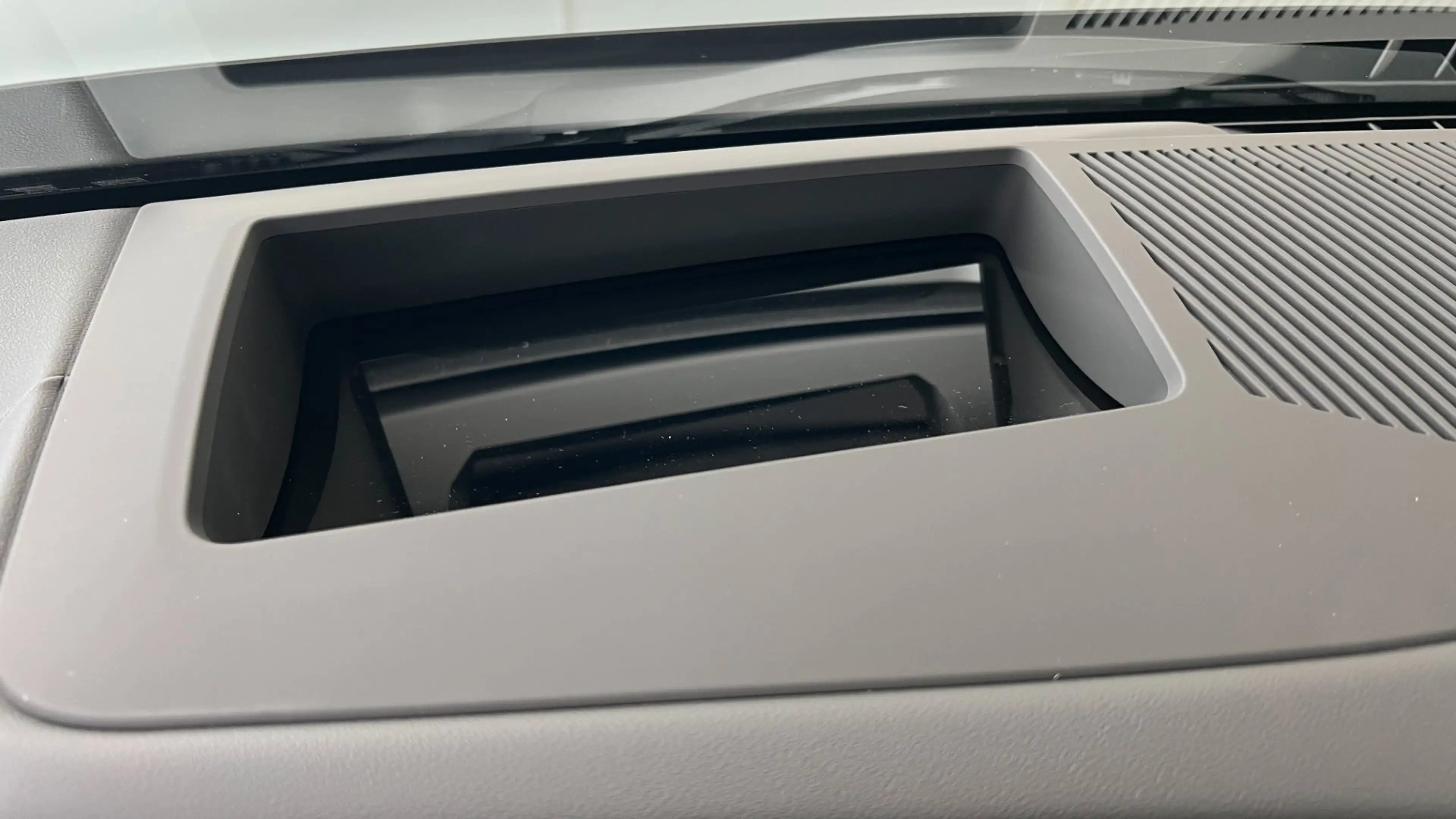 BMW i5 xDrive40 — photo 9