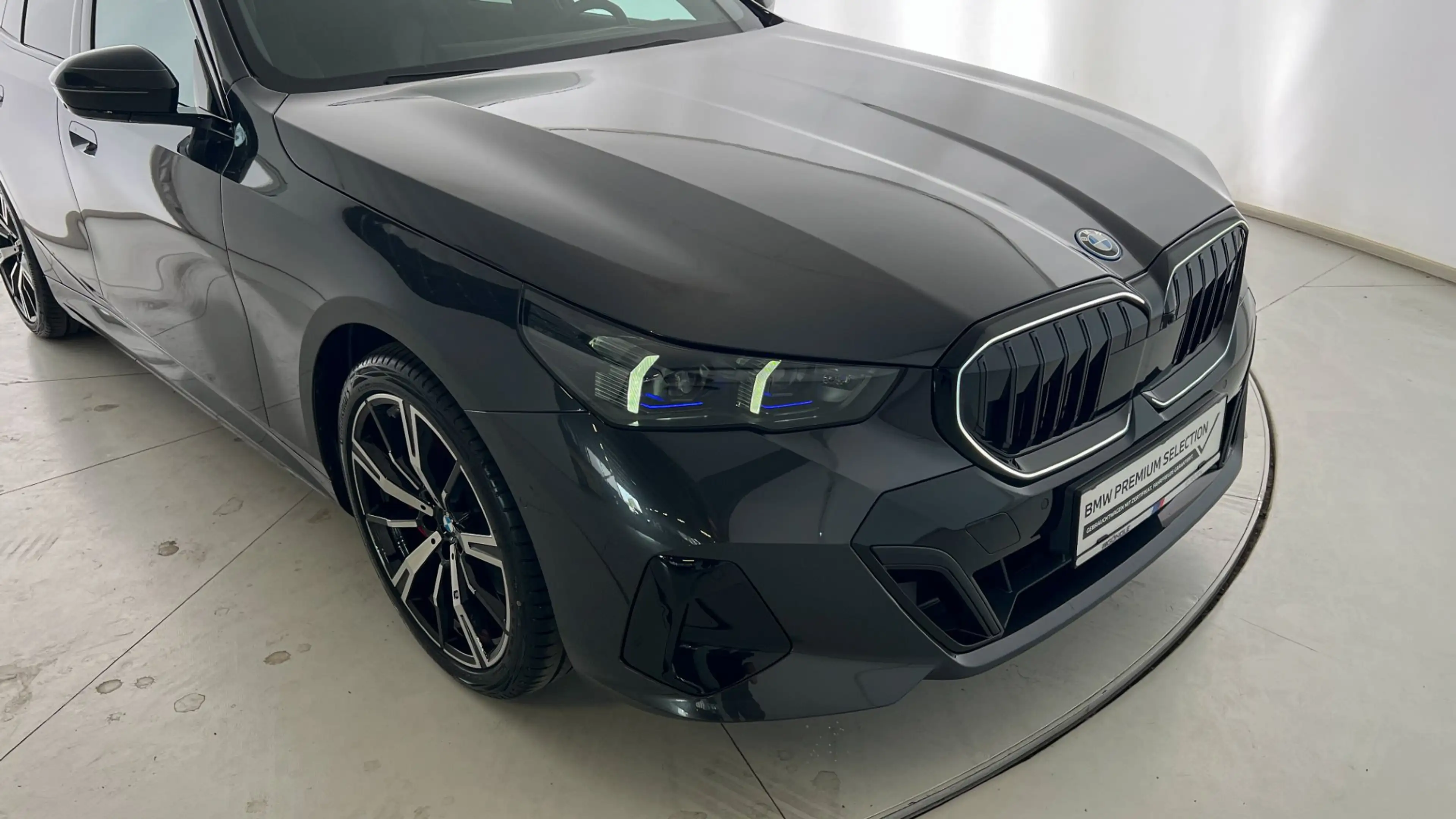 BMW i5 xDrive40 — photo 14
