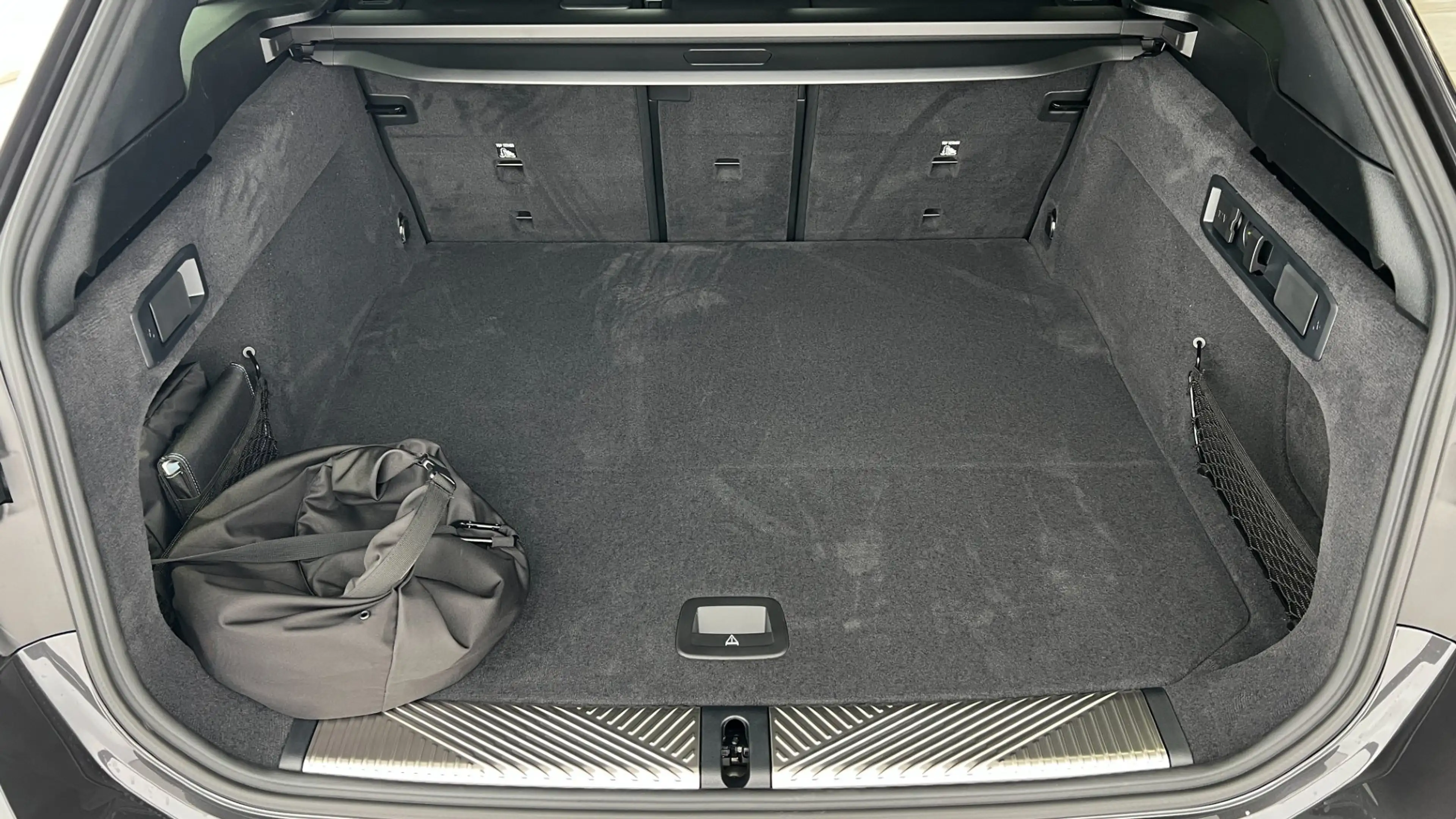 BMW i5 xDrive40 — photo 5