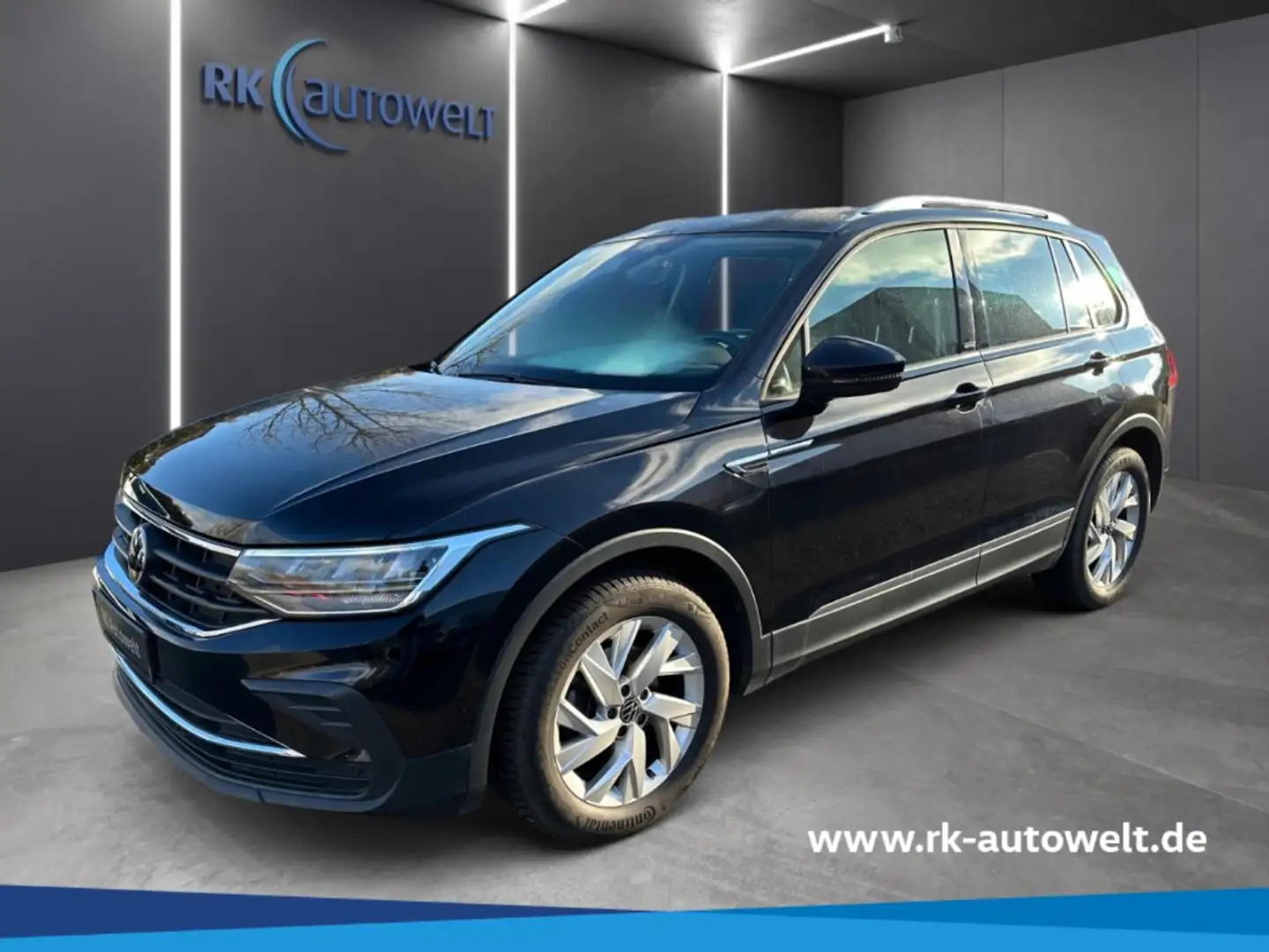 Volkswagen Tiguan Active 1.5 TSI BMT LED Navi Climatronic ACC Schwarz - 1