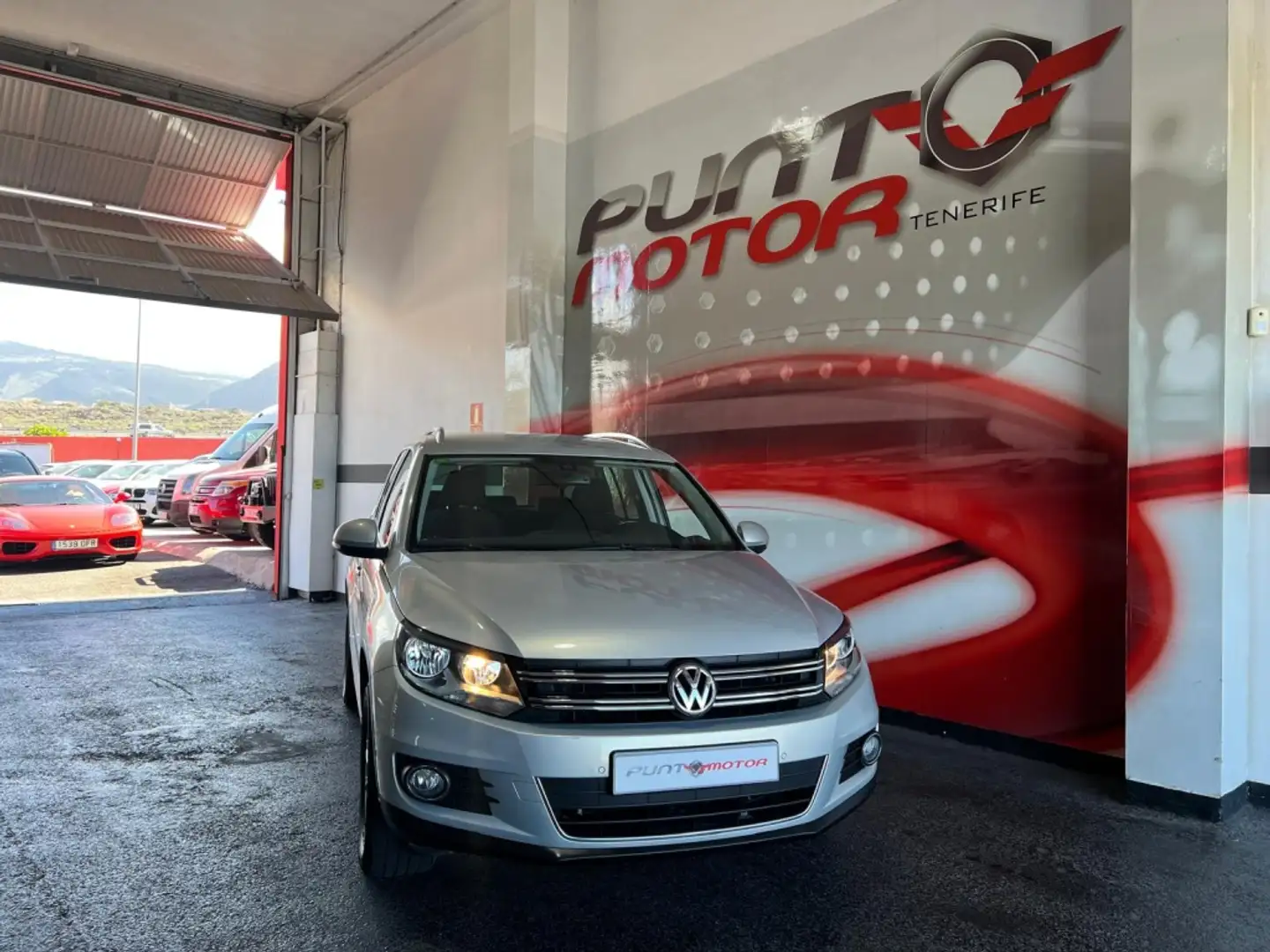 Volkswagen Tiguan 2.0TDI BMT CityScape 4M DSG 177 Gris - 2