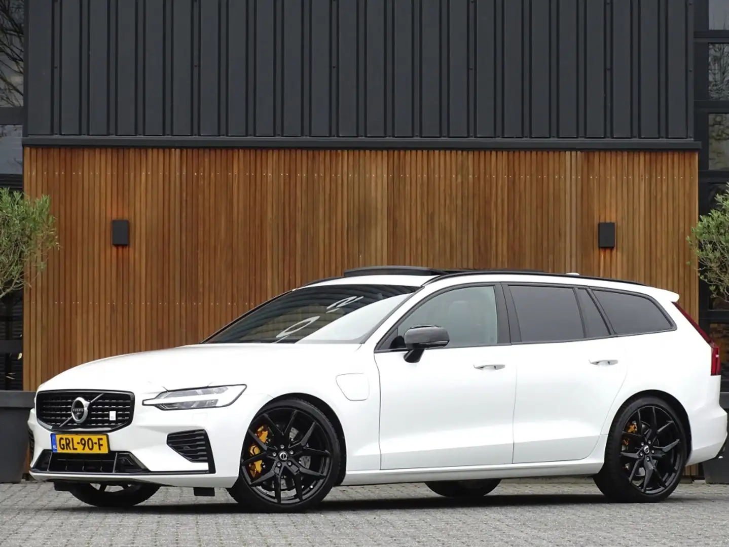 Volvo V60 T8 405PK Twin Engine AWD Polestar Engineered Wit - 1
