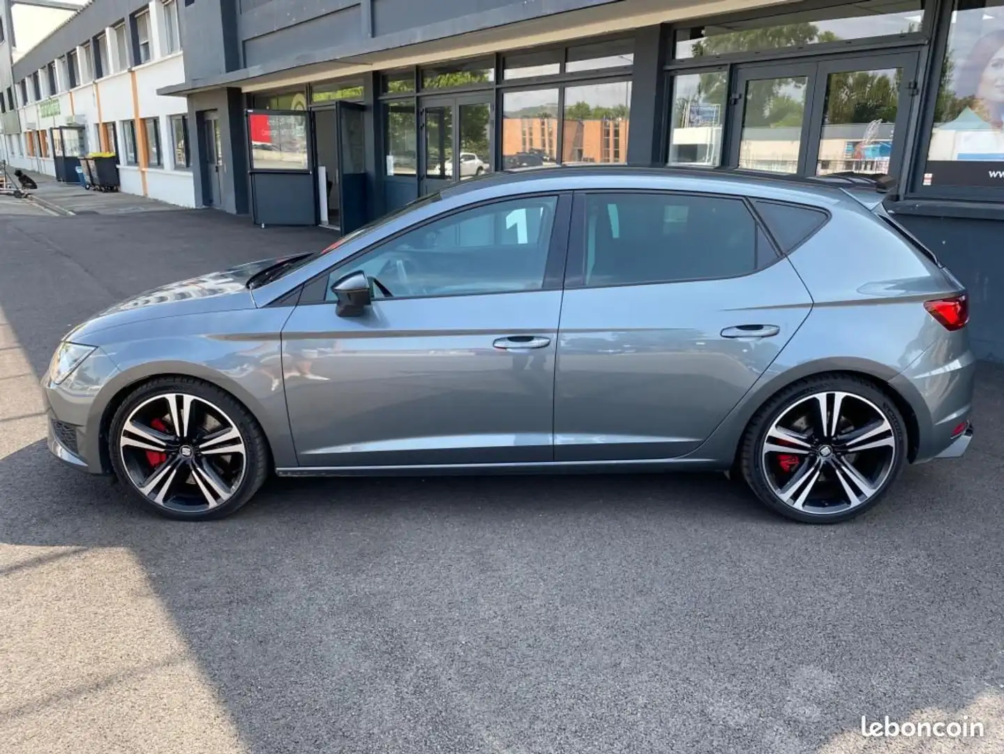 SEAT Leon 2.0 TSI 280CH CUPRA DSG BVA ENTRETIEN CONCESSION Gris - 2