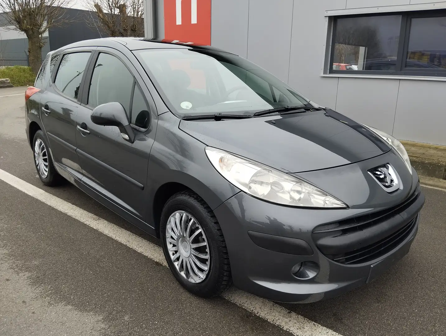 Peugeot 207 SW 1.6 HDi Toit panoramique Gris - 2