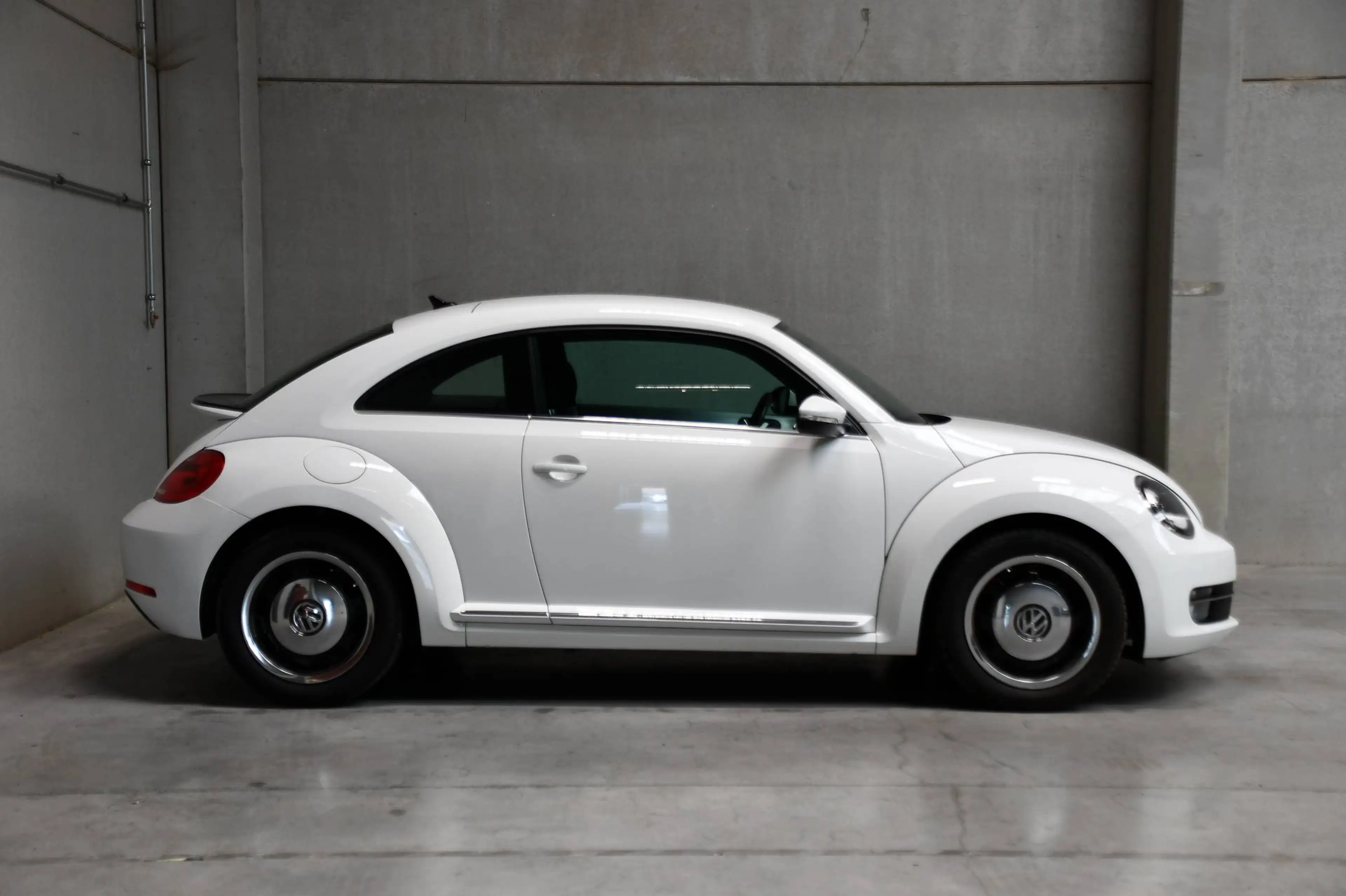 Volkswagen Beetle Beetle - Design - DSG - Cruise Control - Camera - Bluetooth - Chromepakket — photo 10