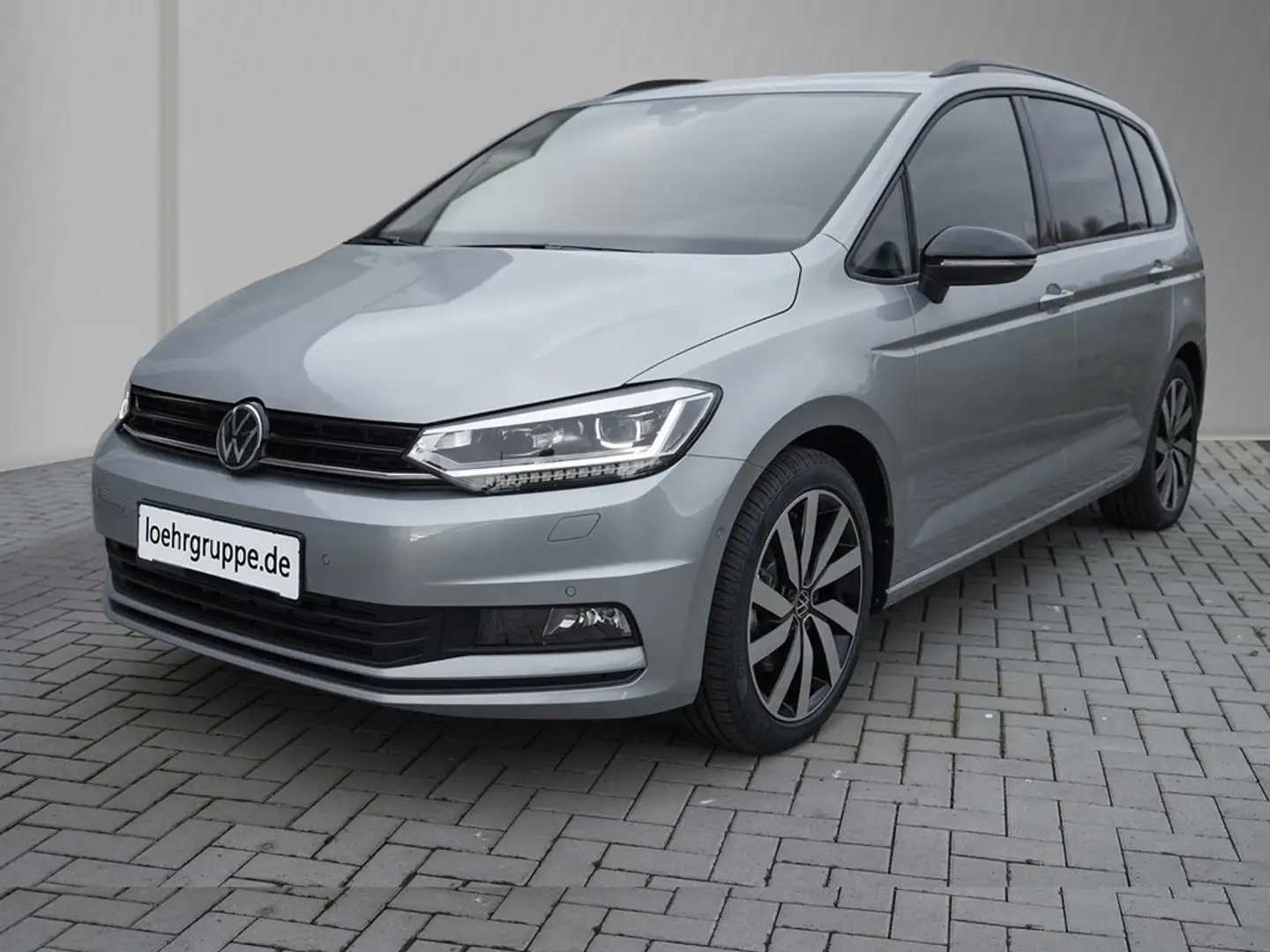 Volkswagen Touran Highline 7-Sitzer DSG 18" Nav Sthz Pano Silber - 2